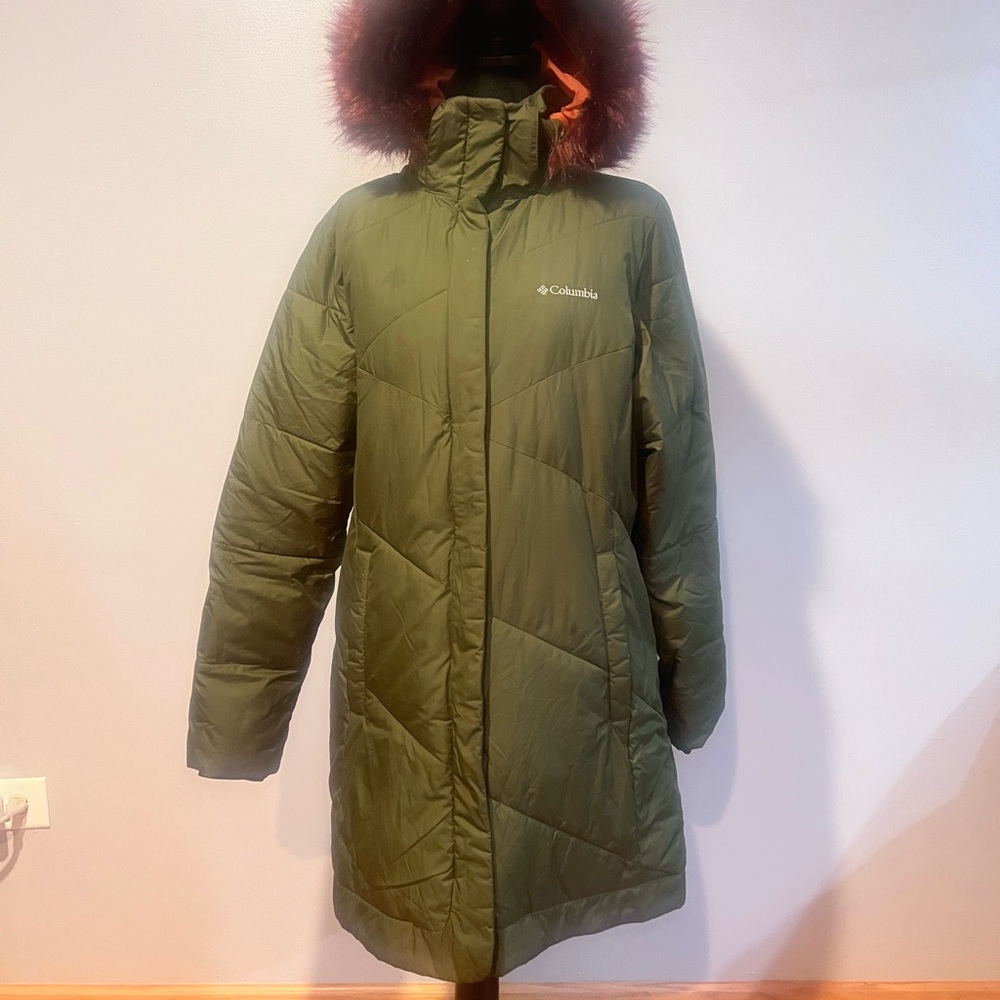 Columbia Women's Green Puffer Coat